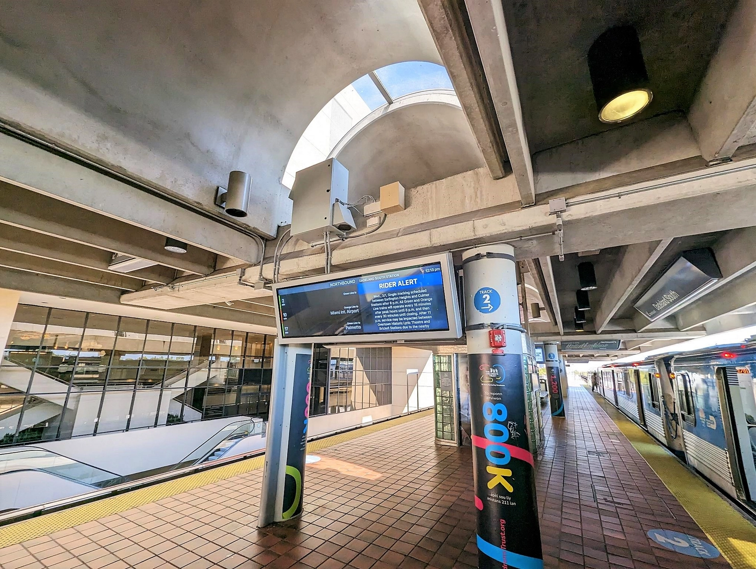 metro-miami-fl-us-outfront-dade-metro-rail-dadeland-south-rider-alert.webp