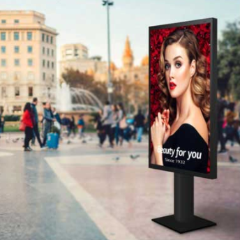 Outdoor sunlight readable LCD monitor