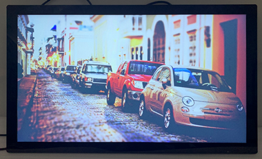 32 inch sunlight readable window facing display with 1500 nits brightness 