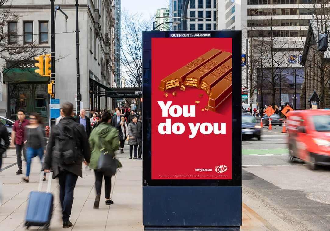 Programmatic DOOH Screens: What Display Hardware Must Deliver for pDOOH