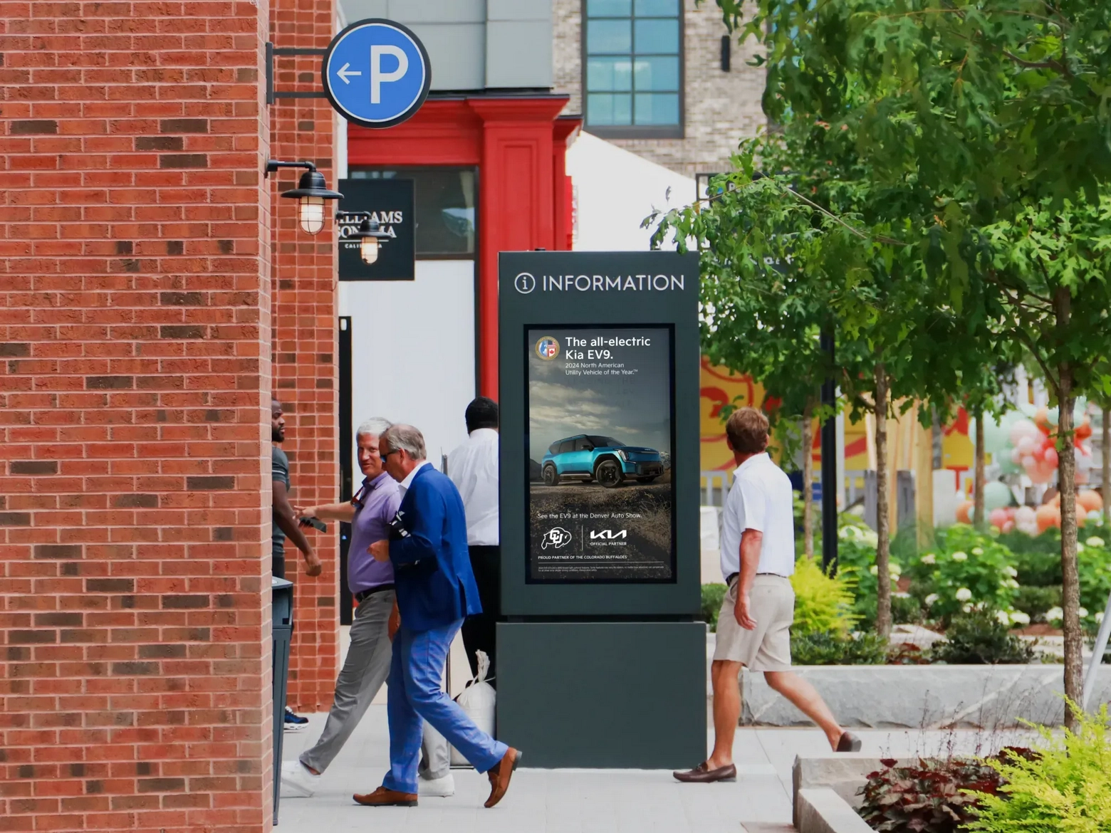 Audience Analytics for DOOH: How Display Hardware Supports Measurement