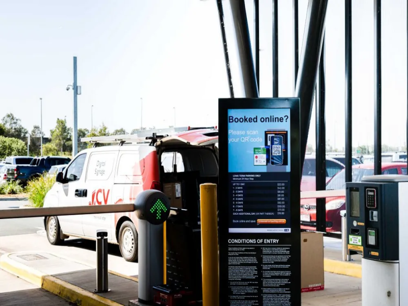 Outdoor High Brightness Kiosks Display Solutions