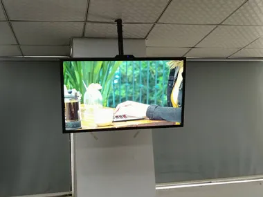 49 inch high brightness window facing display with 3500 nits brightness