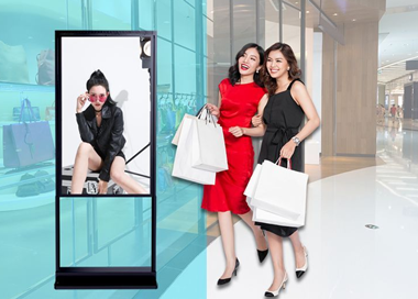 65 inch RisingLCD outdoor high brightness window-facing Display 3000 nits