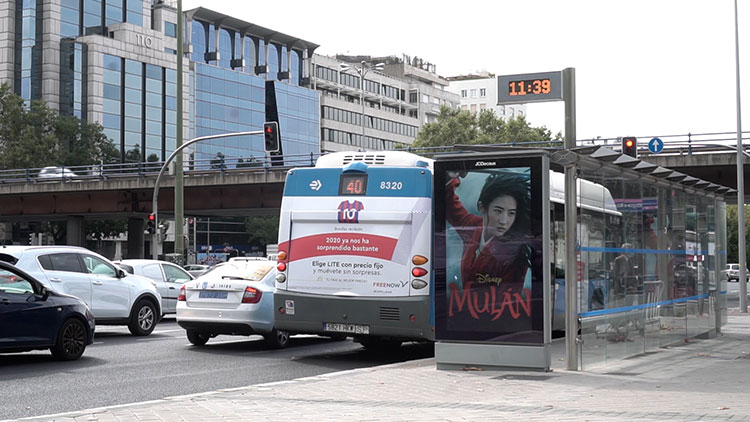 86-Inch-High-Brightness-Display-Bus-Station-Solution